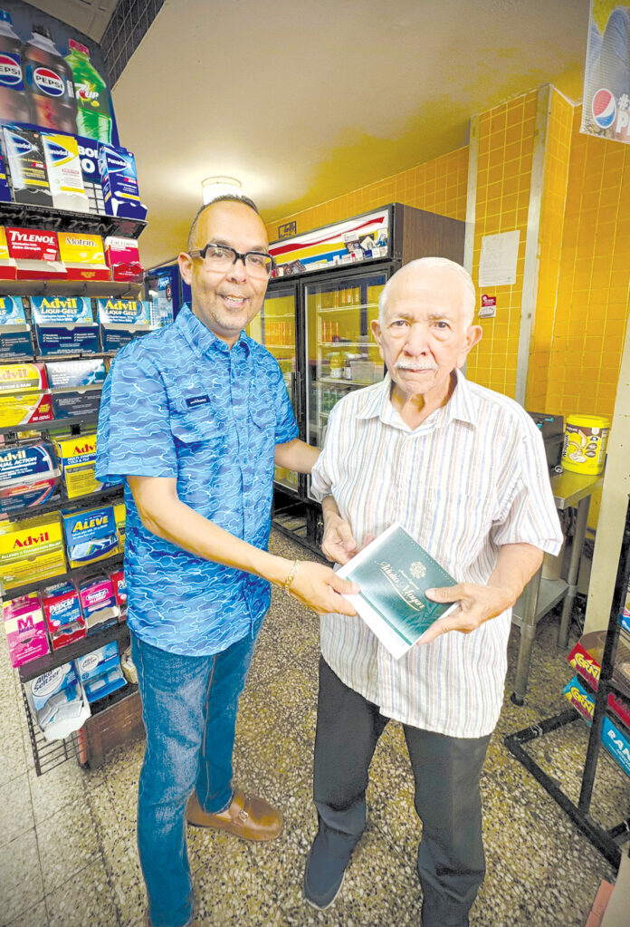 Edgar Robles Rivera y don Miguel Ayala Osoria