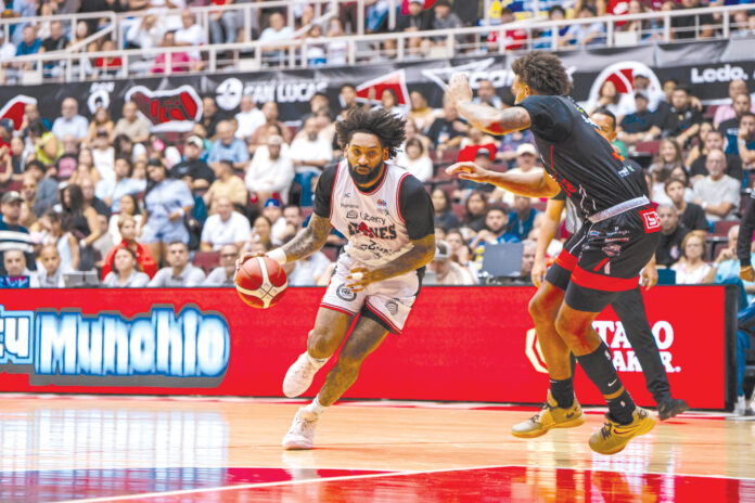 Jordan Murphy fue el jugador más destacado con 24 puntos y nueve rebotes