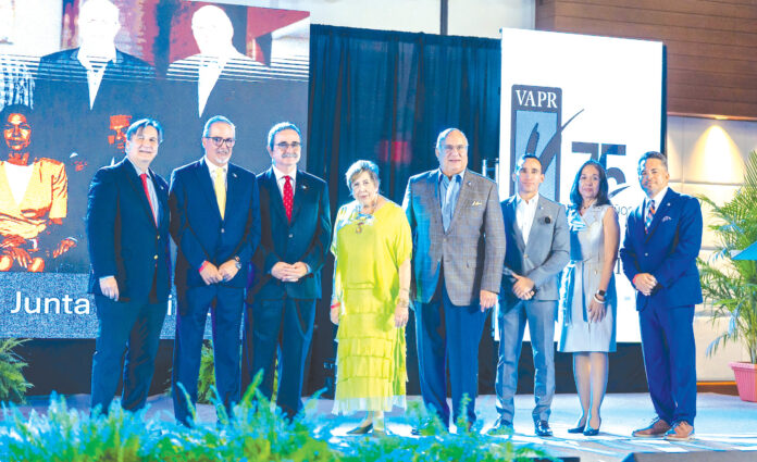 Miembros de la Junta de Directores de la cooperativa VAPR FCU