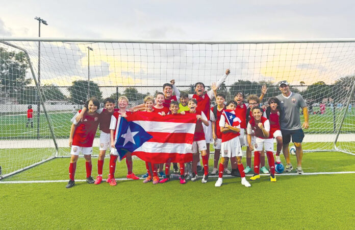 Equipo de categoría u13 en torneo de Miami.