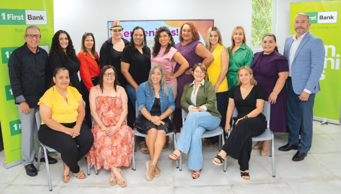 Empresarias participantes del Programa de Formación Empresarial del Centro Empresarial para la Mujer del Centro para Puerto Rico en Mayagüez