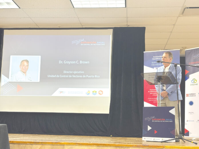 Director ejecutivo de la Unidad, Dr. Grayson Brown
