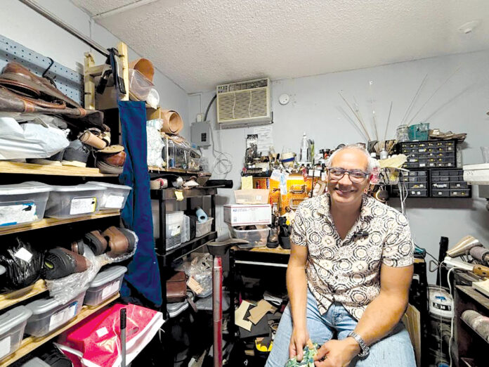 José Mas Rodriguez en su taller