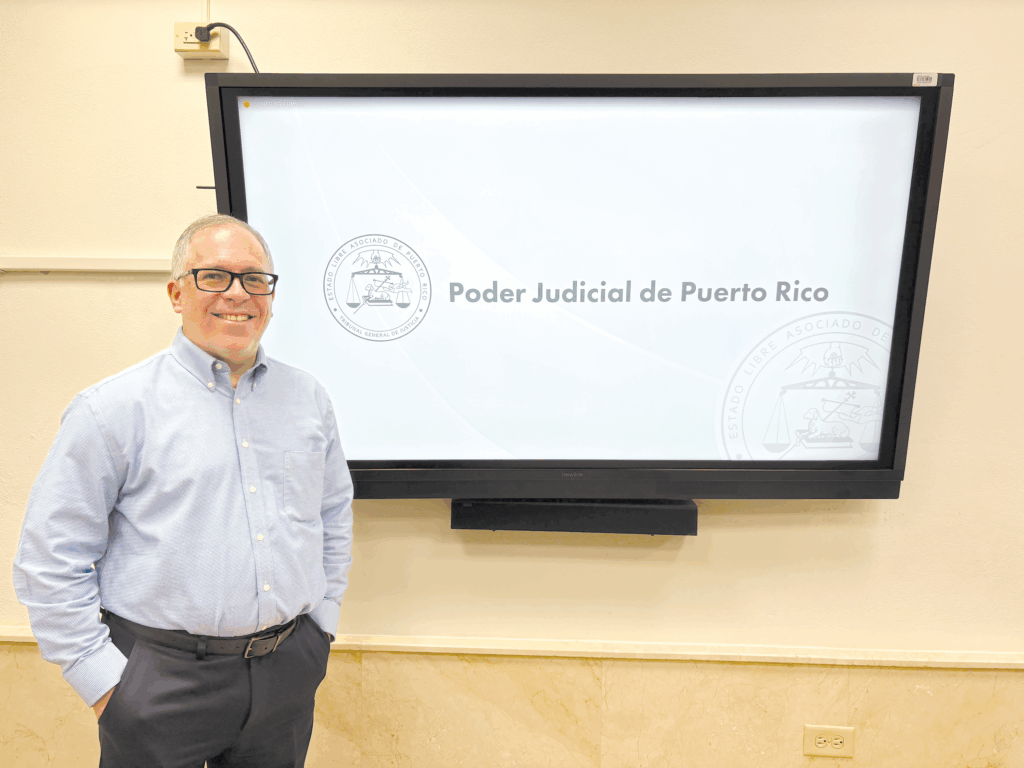 Juez administrador de la región judicial de Aguadilla, Abid Quiñones Portalatín