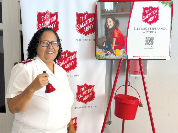Oficial directiva de The Salvation Army de Mayagüez y también pastora, Mayora Loraine Medina.