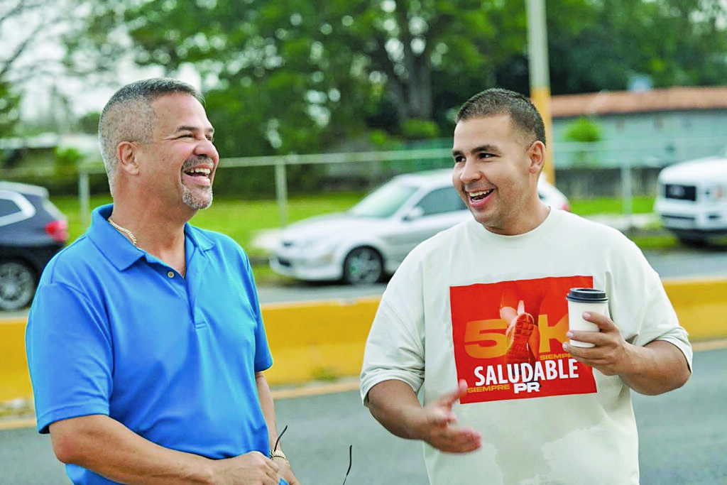 Foto del alcalde Cruz Molina y participante