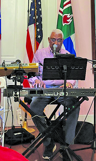 El Maestro Pepe Aviles estuvo a cargo de la música