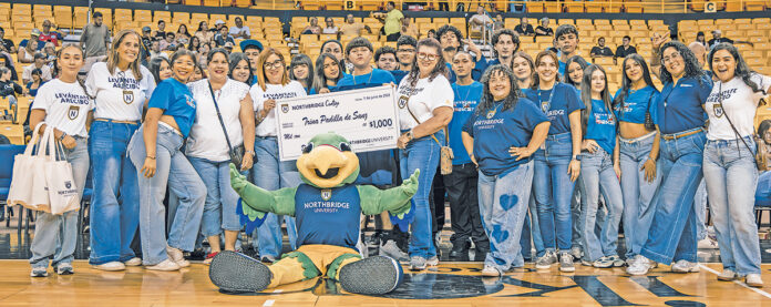 Northbridge University apoya a la juventud con donativo a clase graduanda en Arecibo