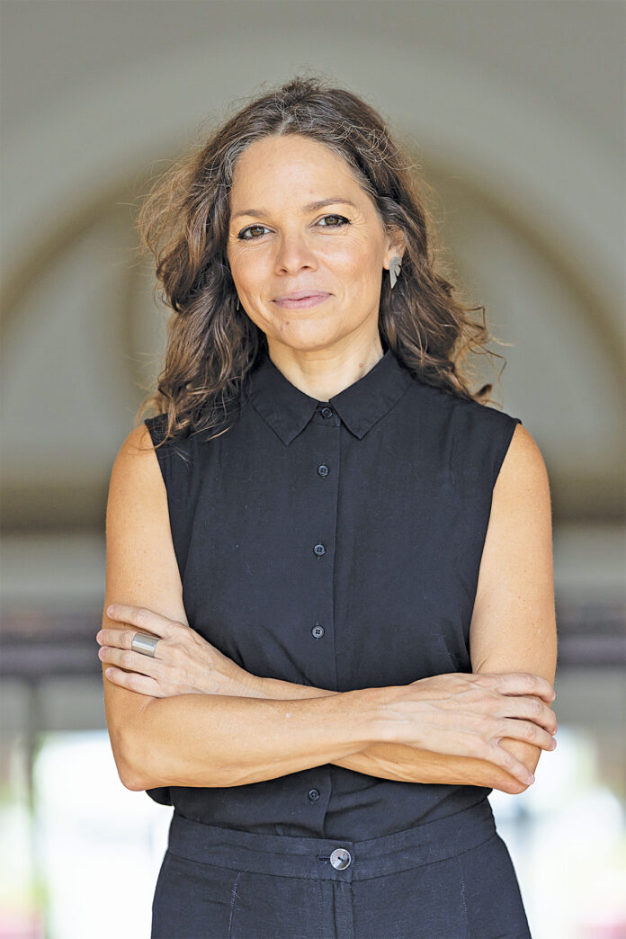 Profesora Zambrana UPR Rio Piedras recibe beca de la American Council - foto por Héctor Suárez De Jesús