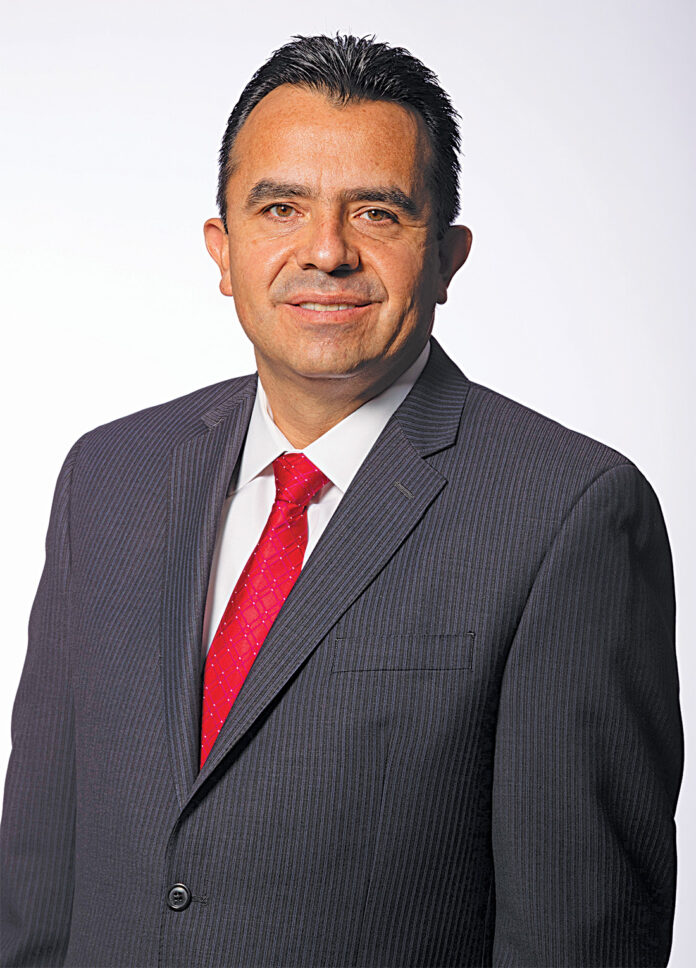 Oswaldo Bernal Carmona, Gerente General Bristol Myers Squibb Puerto Rico
