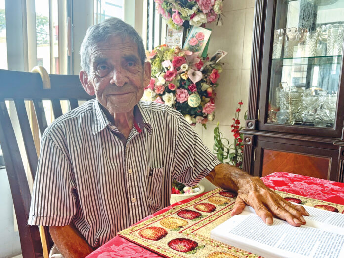 Médico y autor, Fabián Méndez